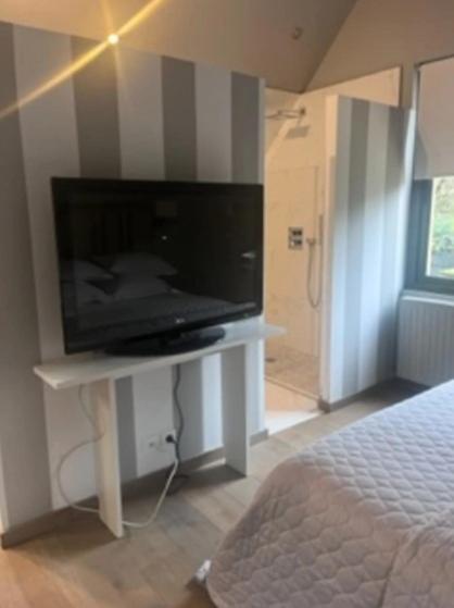 La Demeure De L'Ile Bed & Breakfast Craon  Bagian luar foto