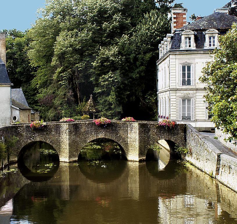 La Demeure De L'Ile Bed & Breakfast Craon  Bagian luar foto