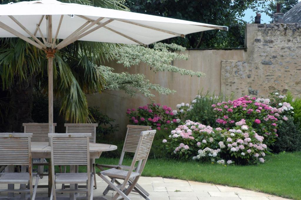 La Demeure De L'Ile Bed & Breakfast Craon  Bagian luar foto
