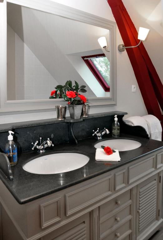 La Demeure De L'Ile Bed & Breakfast Craon  Ruang foto